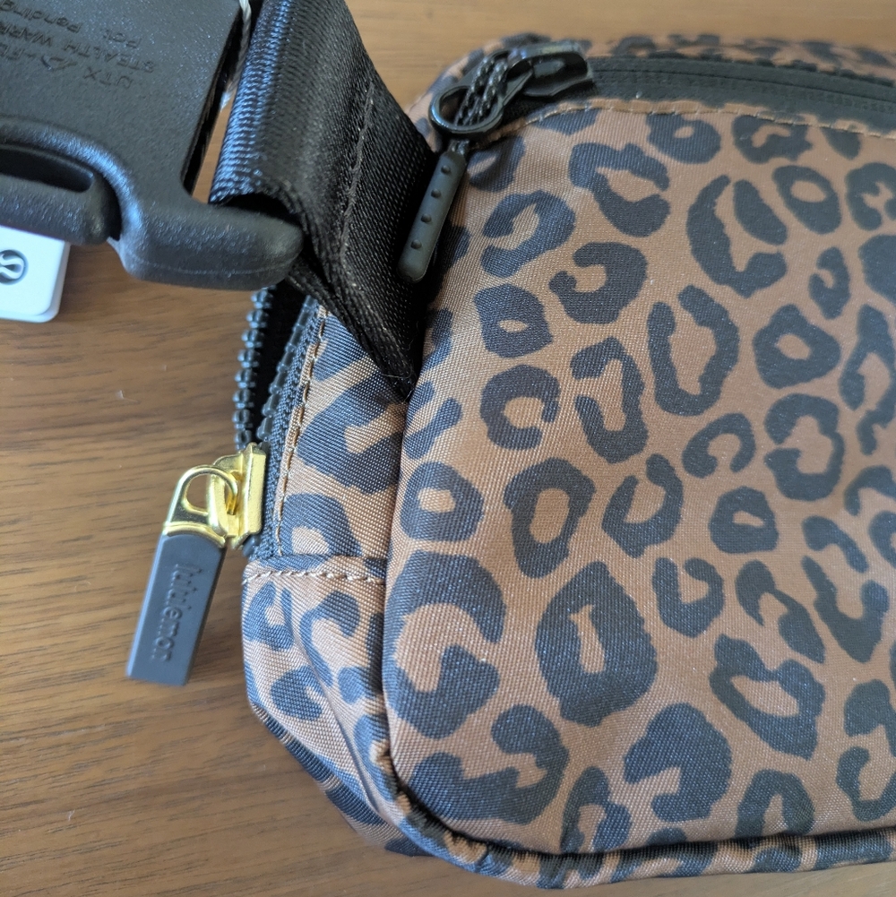 NWT Lululemon Everywhere Belt Bag 1L In Leopard - Picture 6 of 6